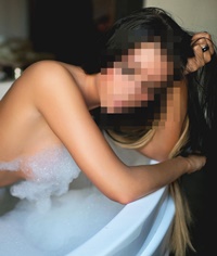 Beylikdüzü Çiçek seven Escort