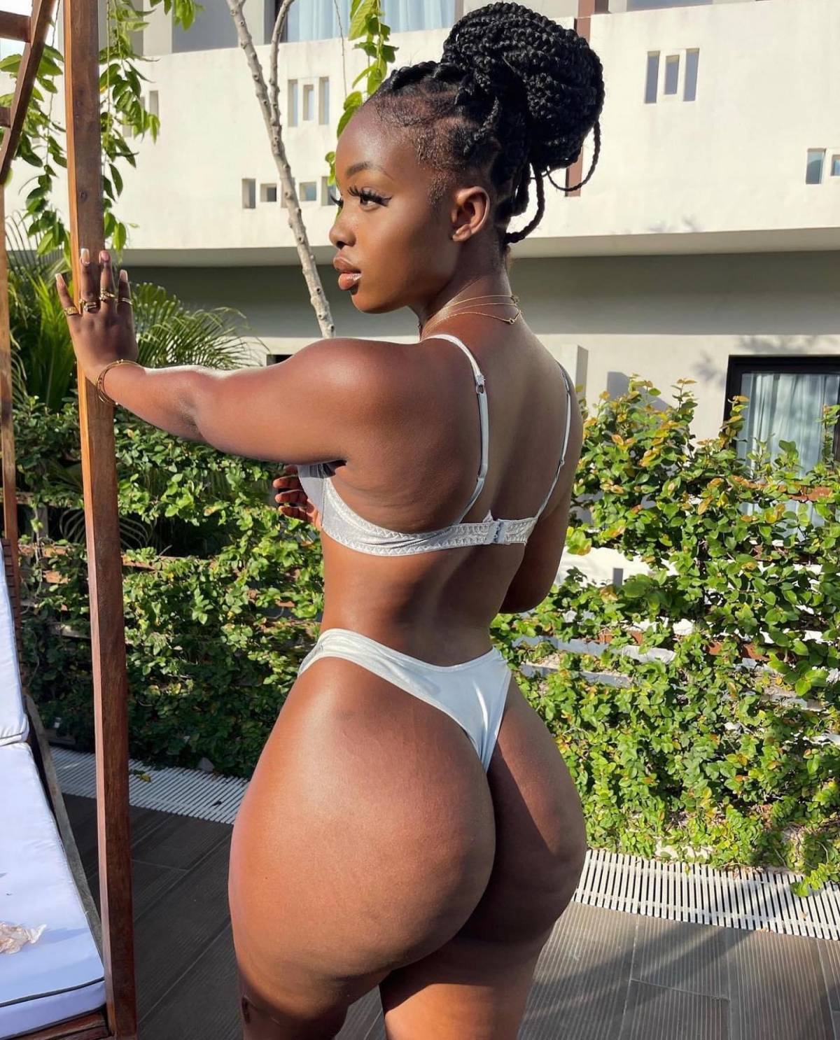 Afrikalı zenci escort